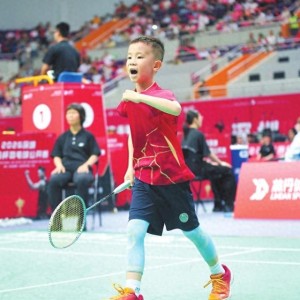 岳阳七岁小将 勇夺“林丹杯”U7组全国冠军|黎言辰|羽毛球|羽毛球公开赛|男单冠军|黄鑫_新浪体育_新浪新闻